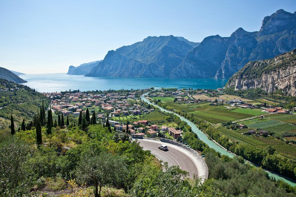 Hotel Continental - Tonelli Hotels Torbole Sul Garda Kültér fotó