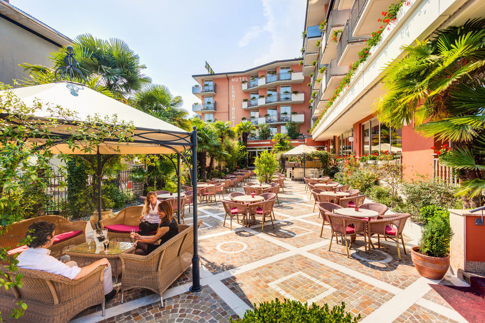 Hotel Continental - Tonelli Hotels Torbole Sul Garda Kültér fotó